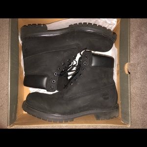Men’s black timberlands